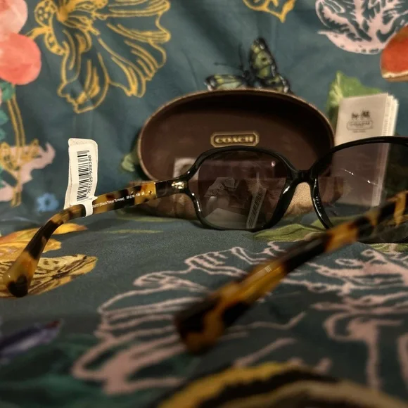 Brand NWT Coach Carroll Sunglasses & Case Brand NWT Coach Carroll Sunglasses & Case Sunglasses main image 2